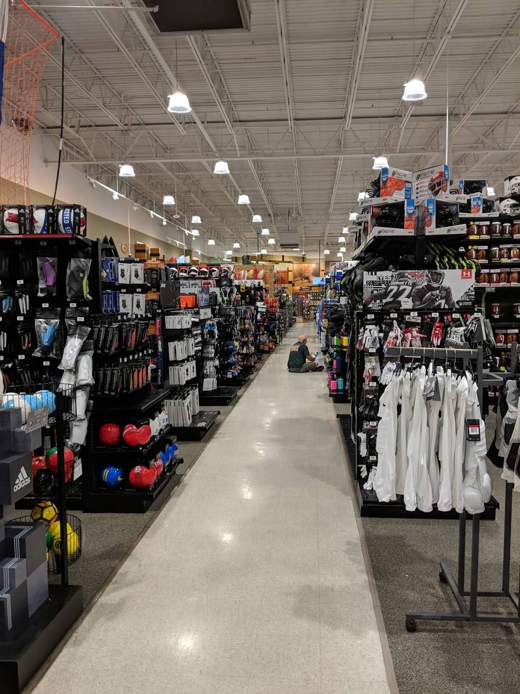 DICKS Sporting Goods | 6812 Charlotte Pike, Nashville, TN 37209, USA | Phone: (615) 354-0102