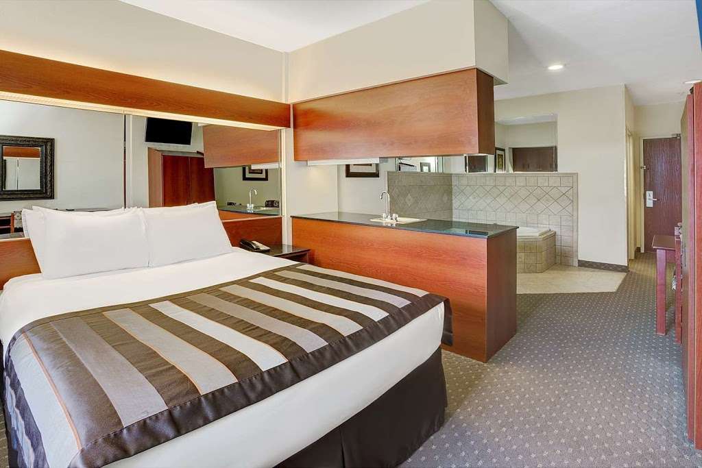 Microtel Inn & Suites by Wyndham Indianapolis Airport | 5815 Rockville Rd, Indianapolis, IN 46224, USA | Phone: (317) 247-9703