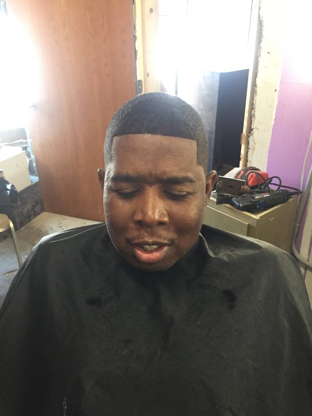 The mix up barbers and bakery | 1104 E 43rd St, Kansas City, MO 64110 | Phone: (816) 301-0295