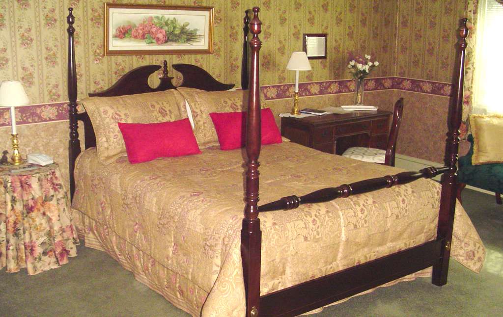 The Tea Kettle Inn Bed & Breakfast | 457 S Main St, Manheim, PA 17545, USA | Phone: (717) 665-0171