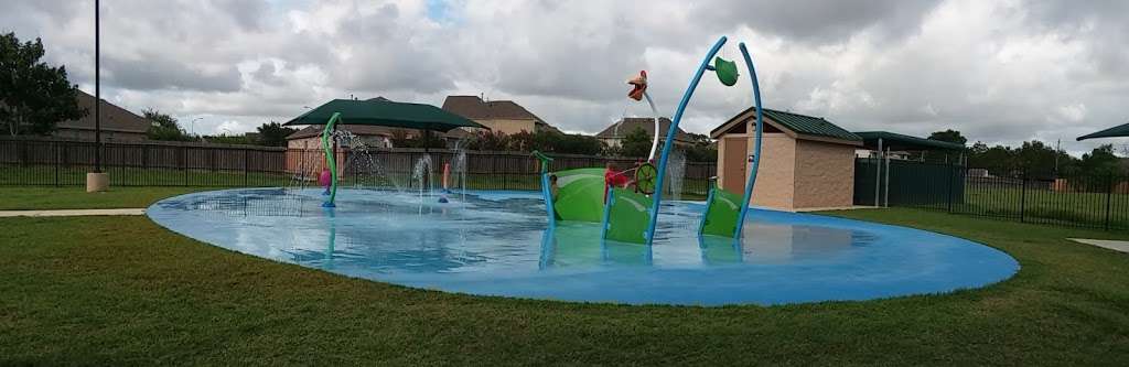 Monroe Splash Pad | 2528 Repsdorph Rd, Seabrook, TX 77586 | Phone: (281) 291-5713