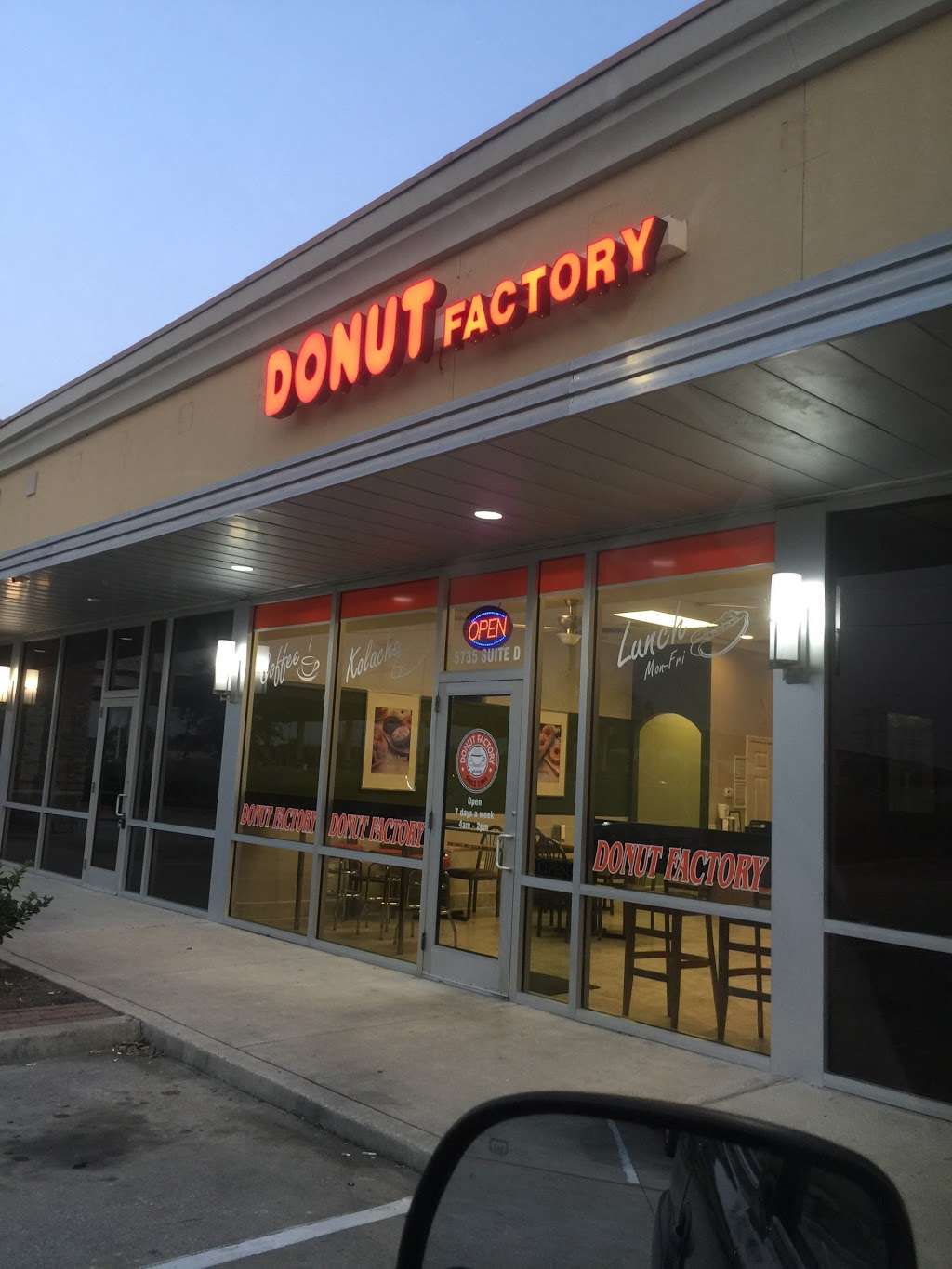 Donut Factory | 5735 Bayport Blvd d, Seabrook, TX 77586, USA | Phone: (713) 320-7290