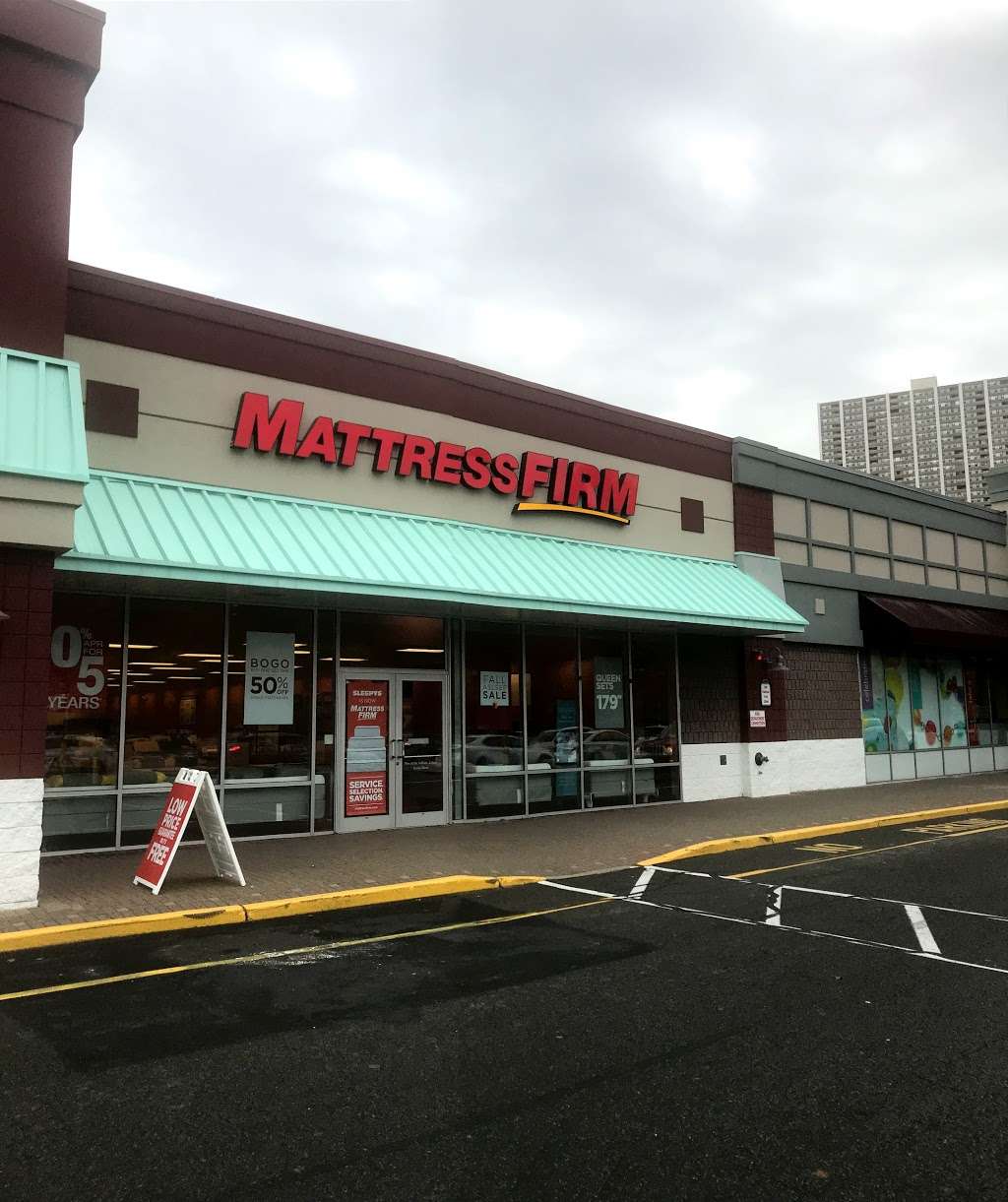 Mattress Firm Edgewater South | 469 River Rd, Edgewater, NJ 07020, USA | Phone: (201) 941-6019