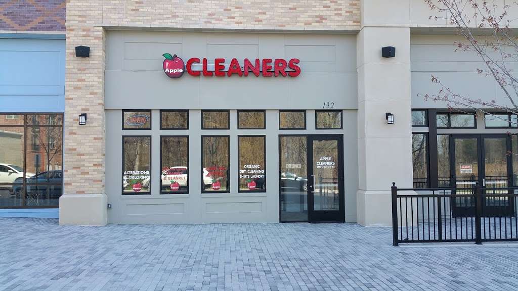 Apple Cleaners | 132 Paramount Park Dr #A2, Gaithersburg, MD 20879 | Phone: (301) 330-0448