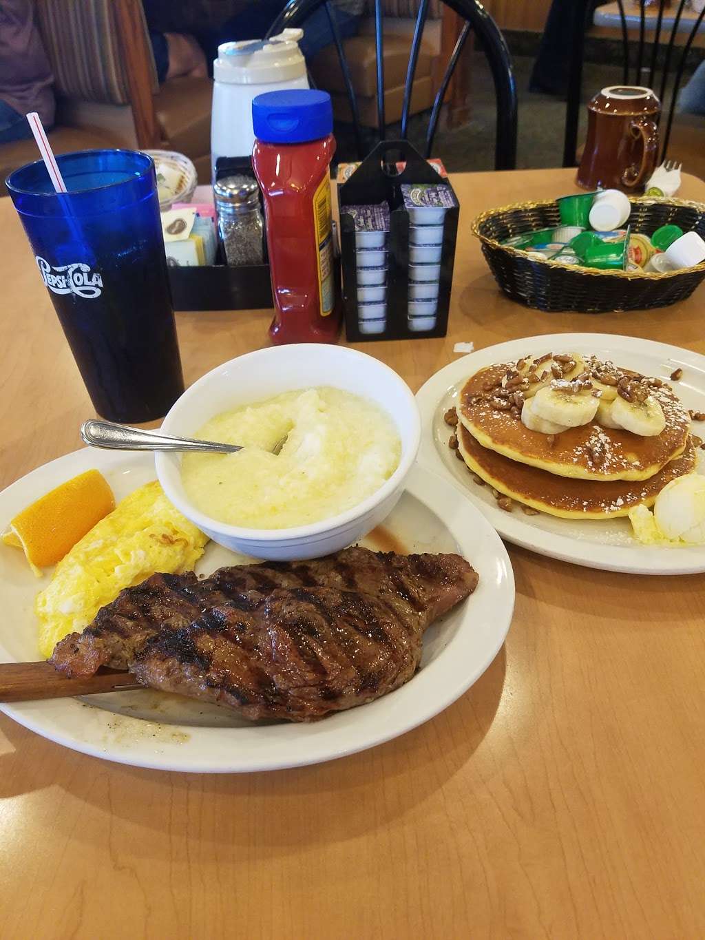 Blueberry Hill Pancake House | 460 Town Center Dr, Mooresville, IN 46158, USA | Phone: (317) 834-9333