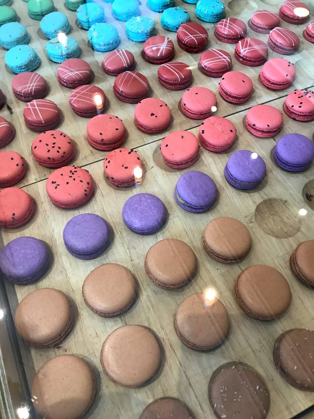 JOY Macarons | 839 W Davis St, Dallas, TX 75208, USA | Phone: (214) 434-1922