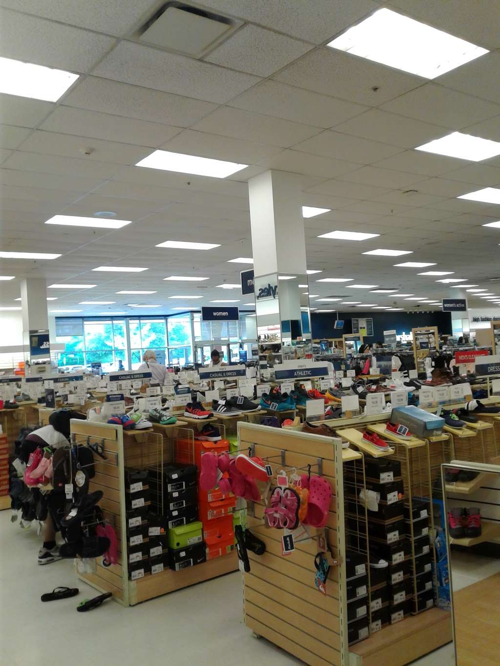 Marshalls | 3165 E Main St, Mohegan Lake, NY 10547, USA | Phone: (914) 526-2975