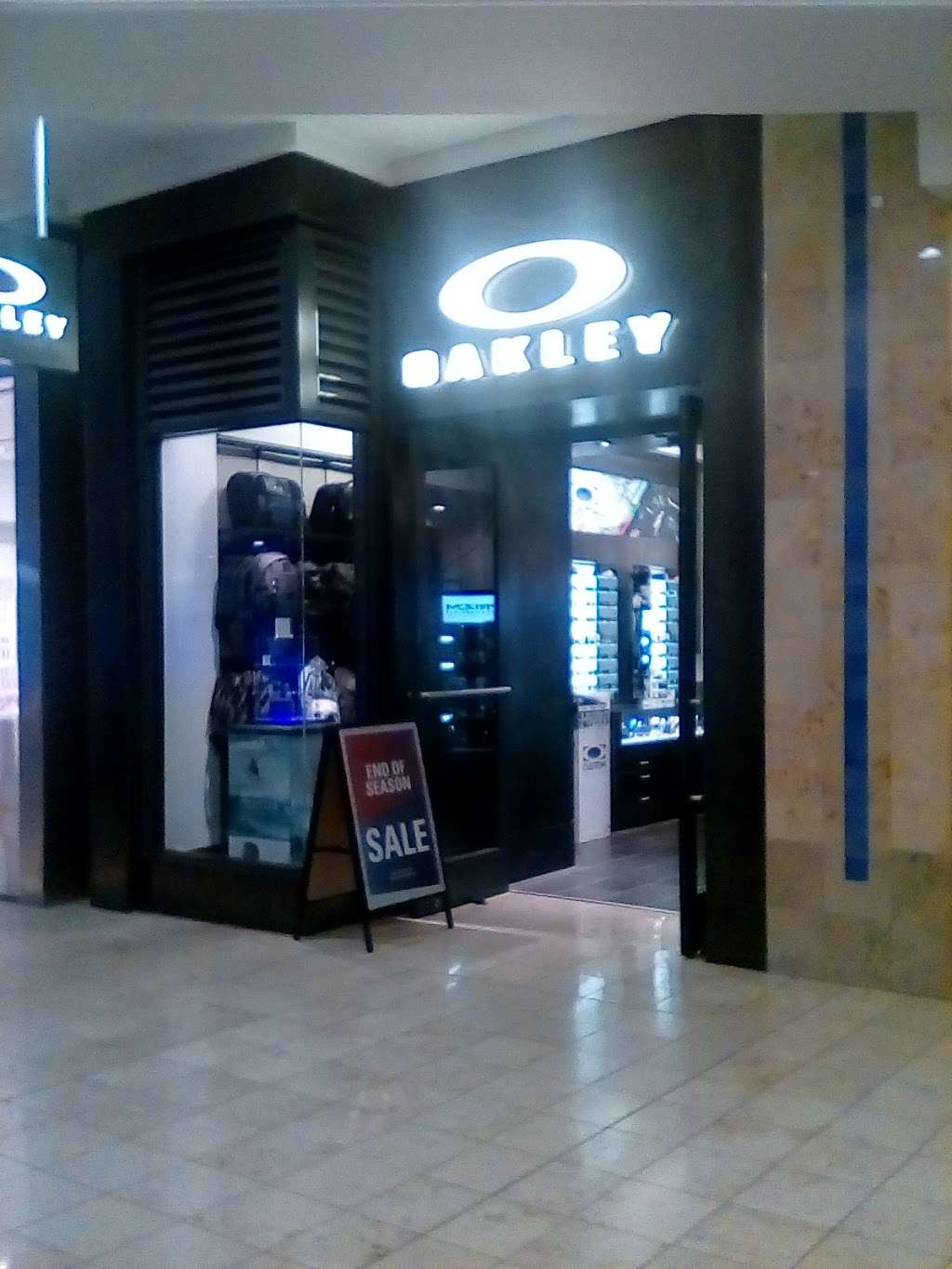 Oakley Store | 9303 Jeff Fuqua Blvd Ste 2747, Orlando, FL 32827 | Phone: (407) 850-4688