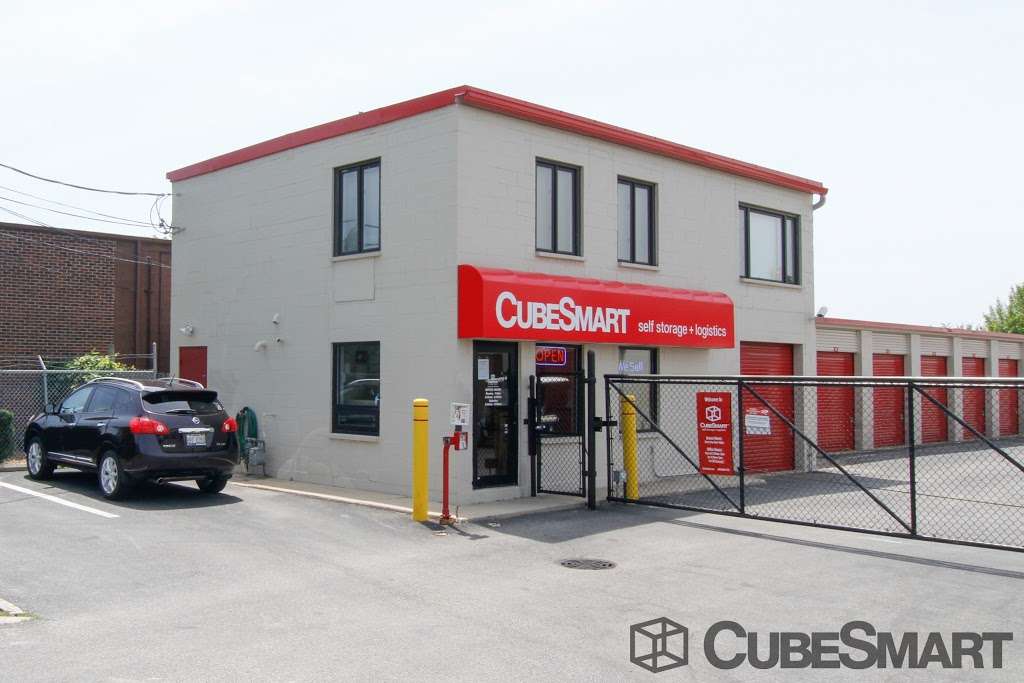 CubeSmart Self Storage | 1042 S Milwaukee Ave, Wheeling, IL 60090 | Phone: (847) 537-5595