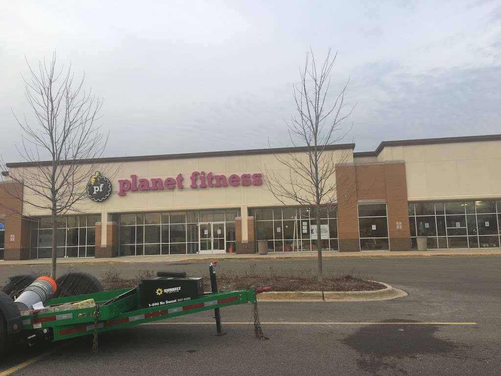 Planet Fitness | 1122 W Maple Ave, Mundelein, IL 60060 | Phone: (847) 949-0051