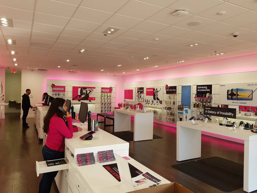 T-Mobile | 2510 Cherry Ave, Long Beach, CA 90806 | Phone: (562) 472-0151