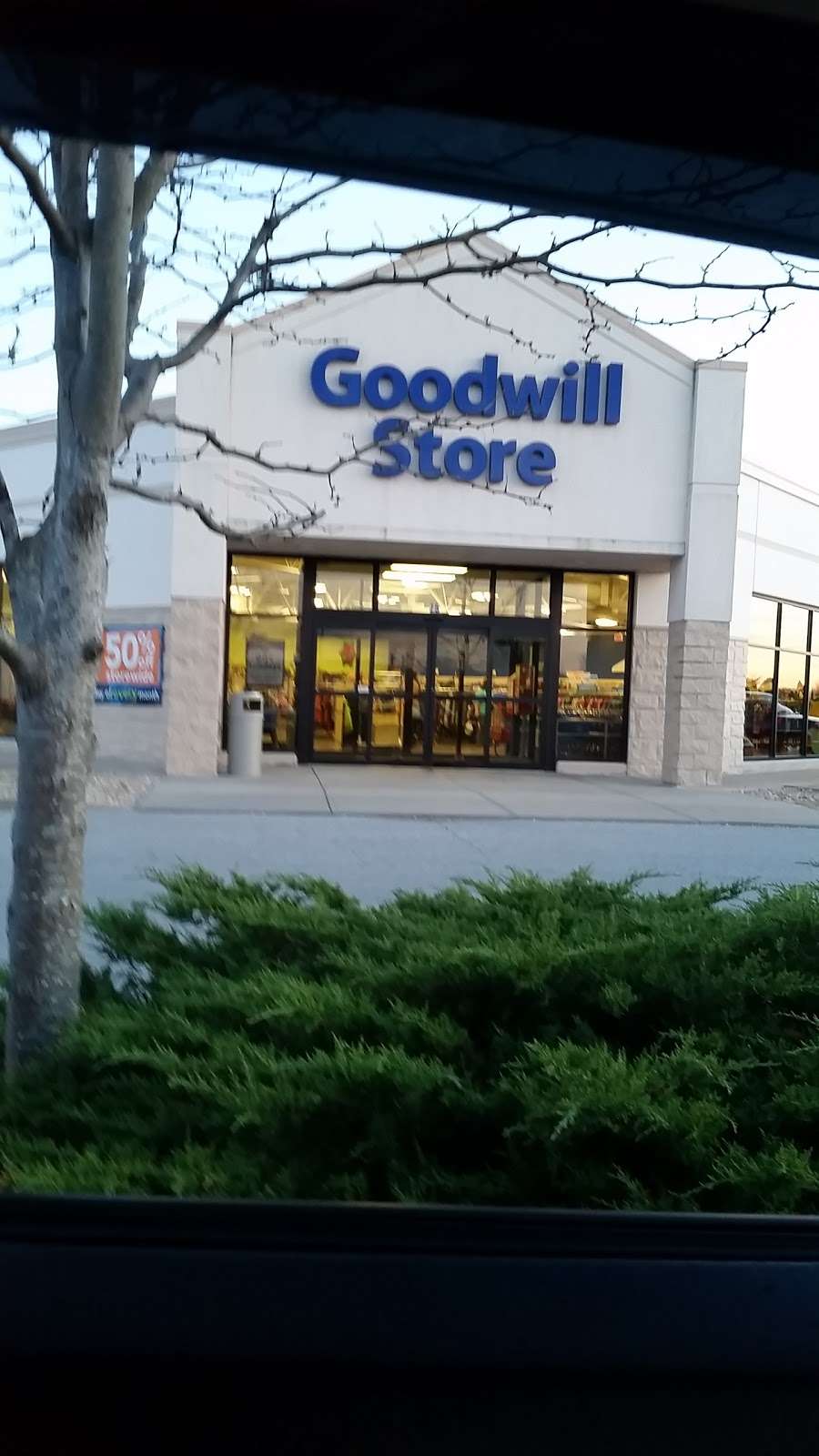 Goodwill Store - furniture store  | Photo 4 of 10 | Address: 75 Bills Blvd, Martinsville, IN 46151, USA | Phone: (765) 349-0009