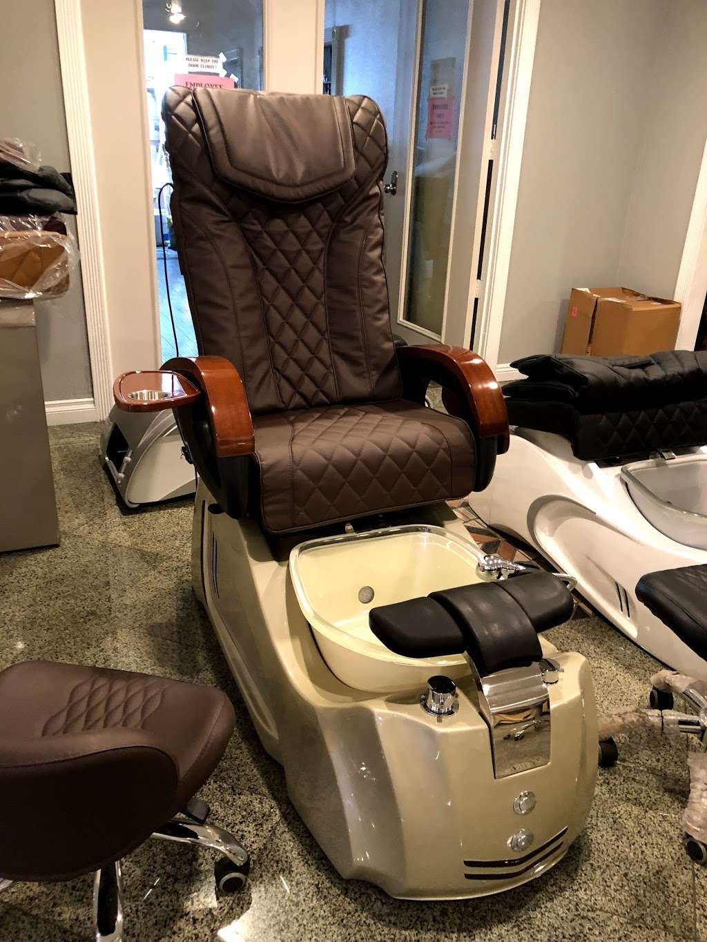 Spatech & Fuji Massage Chair | 11801 Westminster Ave, Garden Grove, CA 92843, USA | Phone: (800) 866-6377