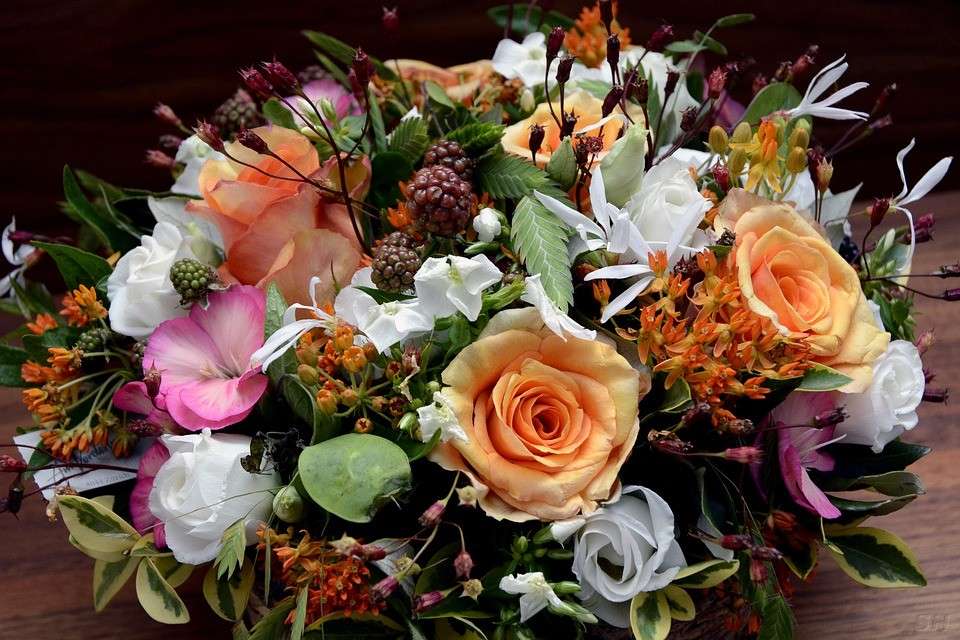 Four Seasons Flowers & Chocolates | 12458 Oxnard St, North Hollywood, CA 91606, USA | Phone: (818) 747-2226