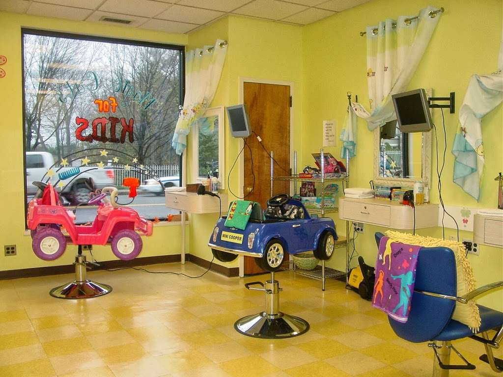 Magic Cuts For Kids | 159 E Main St, New Rochelle, NY 10801, USA | Phone: (914) 813-8142