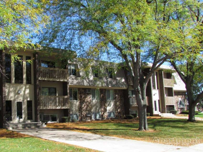 Cypress Pointe Apartments | 930 Cypress Pointe Drive, Crown Point, IN 46307, USA | Phone: (219) 661-9800