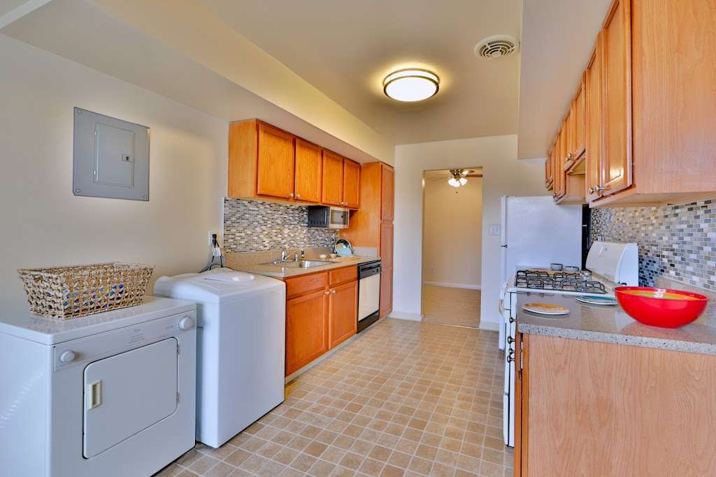 Westerlee Apartment Homes | 8 Poolside Ct, Baltimore, MD 21228, USA | Phone: (410) 709-3238