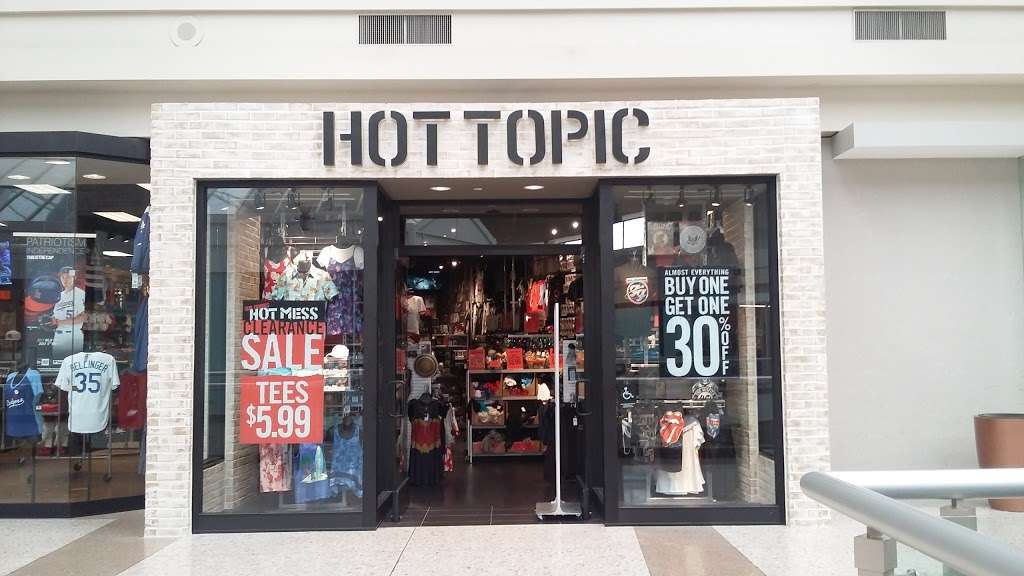 Hot Topic | 1025 Westminster Mall #2025A, Westminster, CA 92683, USA | Phone: (714) 898-8202