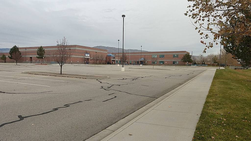 Les Bois Junior High School | 4150 E Grand Forest Dr, Boise, ID 83716, USA | Phone: (208) 854-5340