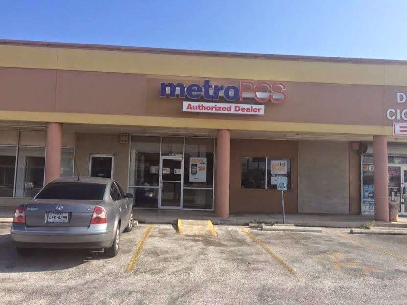 Metro by T-Mobile | 5943 Ingram Rd, San Antonio, TX 78228, USA | Phone: (210) 370-3737