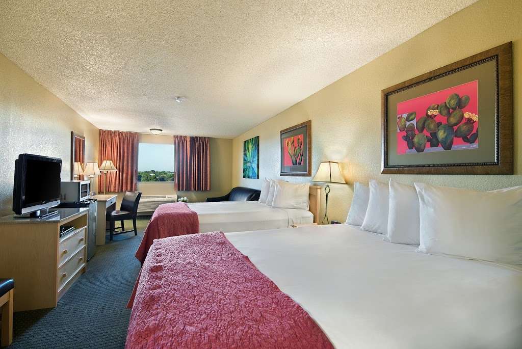 Oxford Suites Lancaster | 1651 W Ave K, Lancaster, CA 93534, USA | Phone: (661) 949-3423