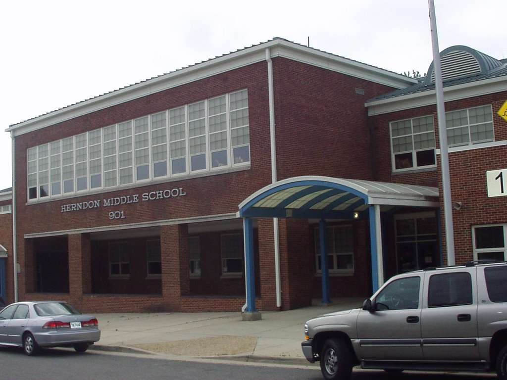 Herndon Middle School | 901 Locust St, Herndon, VA 20170, USA | Phone: (703) 904-4800