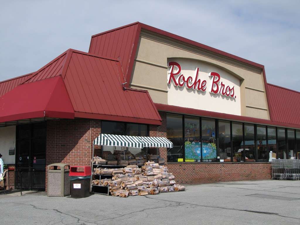 Roche Bros Needham | 377 Chestnut St, Needham, MA 02492, USA | Phone: (781) 444-0411