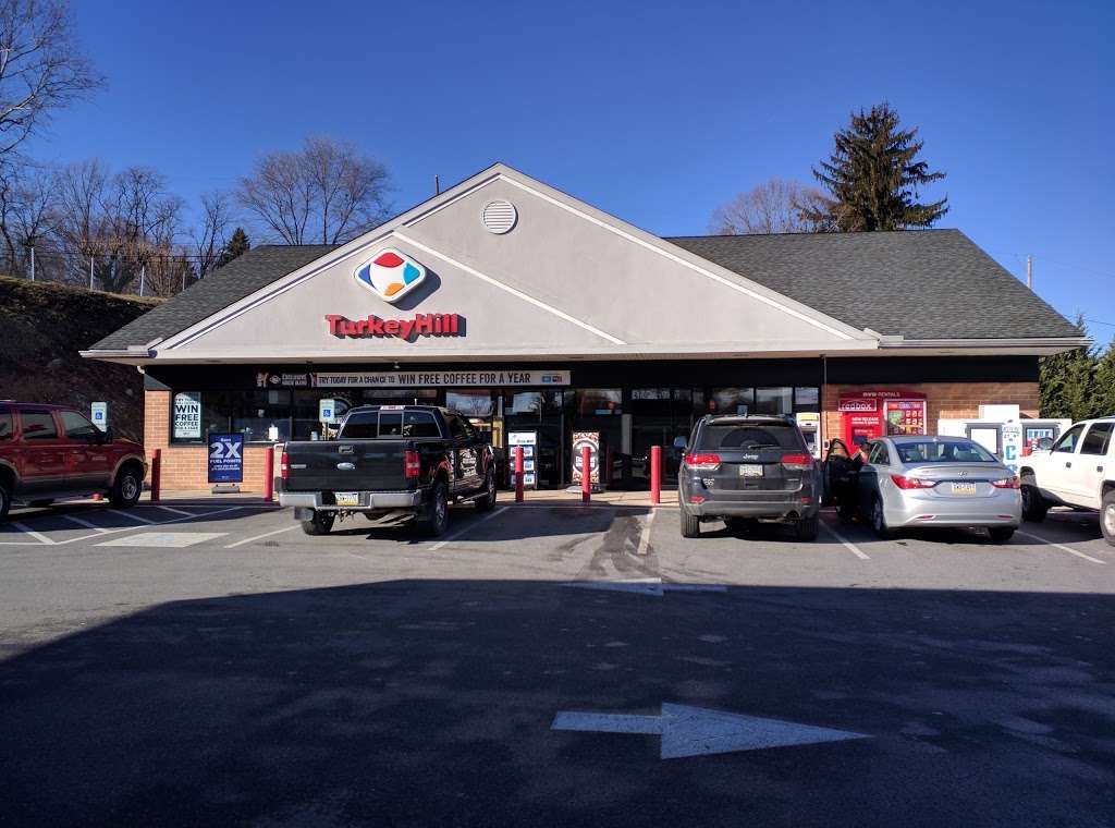 Turkey Hill Minit Market | 209 W King St, Shippensburg, PA 17257, USA | Phone: (717) 532-6800