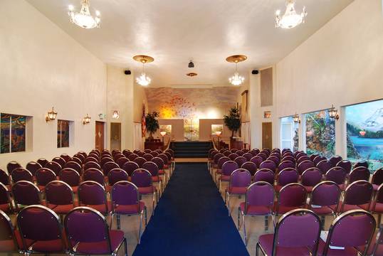 Ross Hollywood Chapel | 4733 NE Thompson St, Portland, OR 97213 | Phone: (503) 281-1800