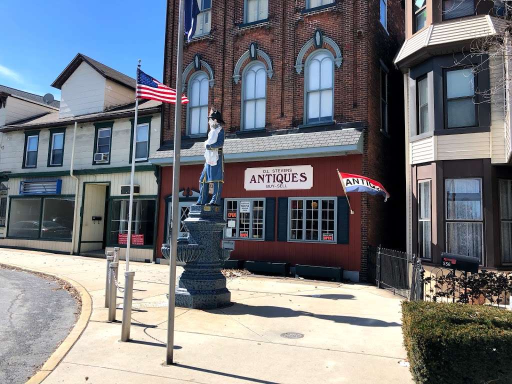 D L Stevens Antiques | 560 Main St, Slatington, PA 18080, USA | Phone: (610) 760-0685