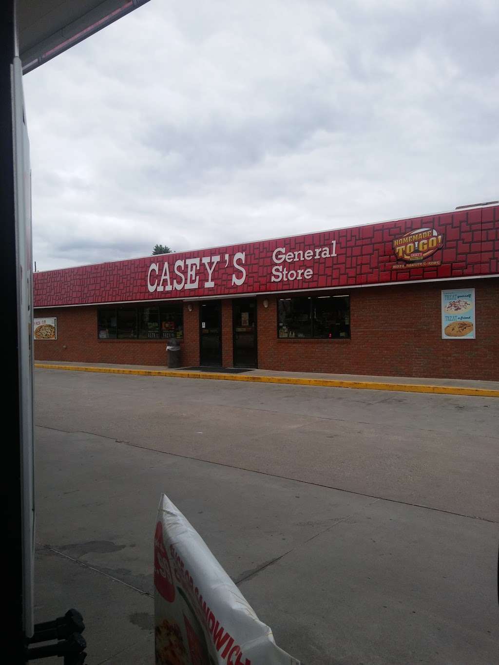 Caseys | 102 N Oak St, Onarga, IL 60955, USA | Phone: (815) 268-4928