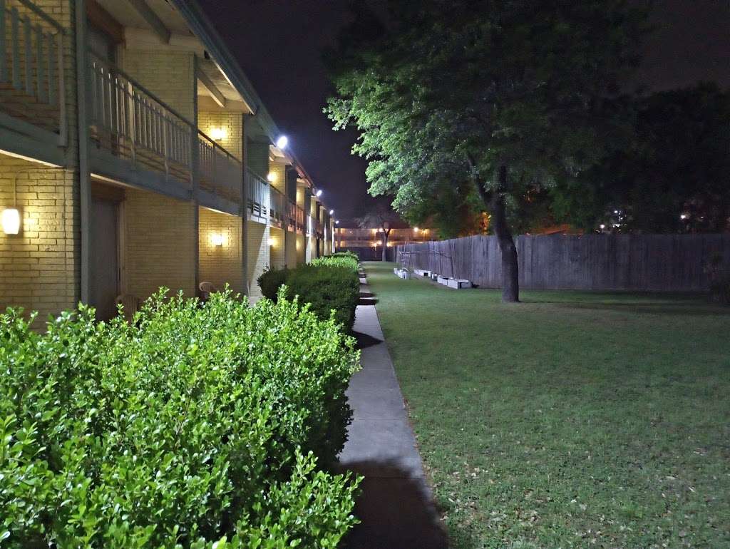 Mid Towne Inn & Suites | 9603 I-35 Frontage Rd, San Antonio, TX 78233 | Phone: (210) 655-2120