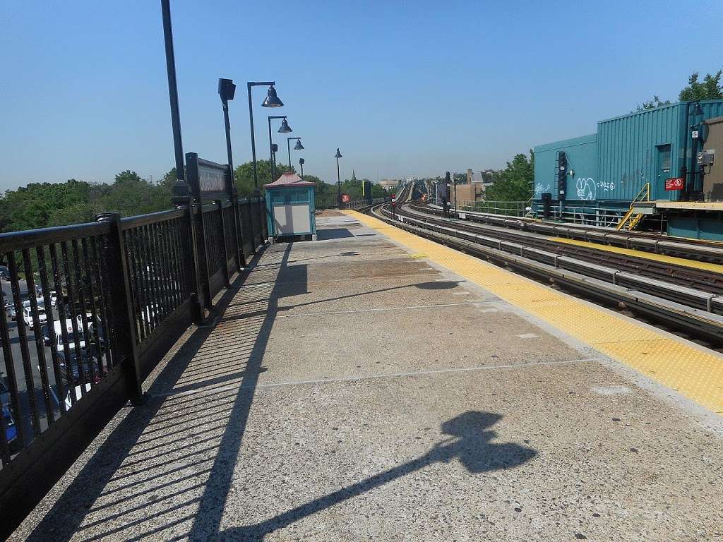 Middletown Rd Station | The Bronx, NY 10461, USA