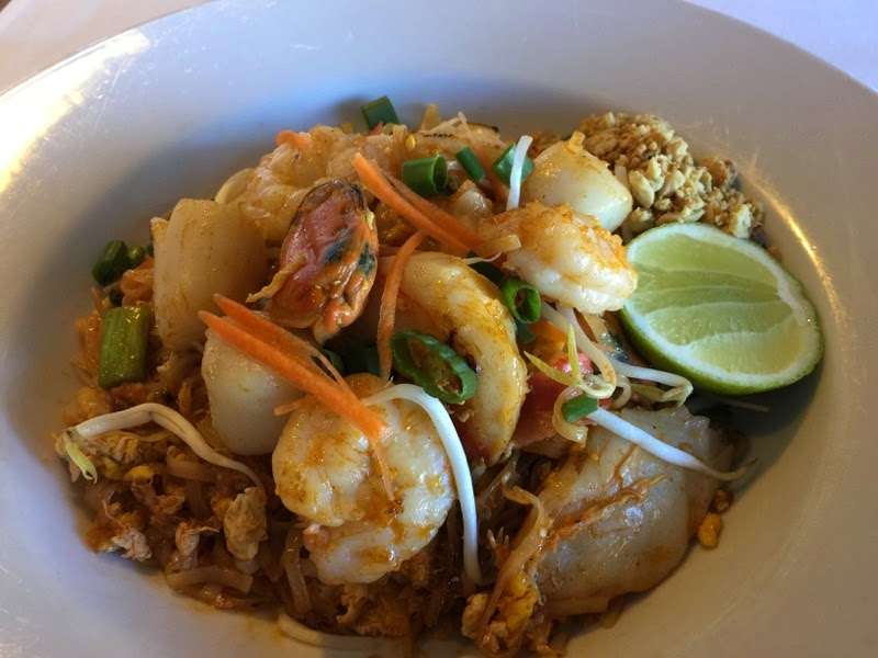 Thai House Restaurant | 9938 Holmes Rd, Kansas City, MO 64131, USA | Phone: (816) 943-1388