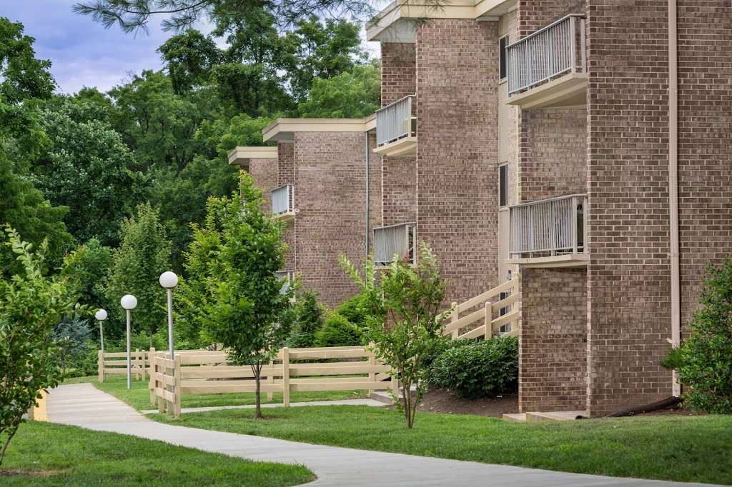 Governor Square Apartments | 409 Muddy Branch Rd, Gaithersburg, MD 20878 | Phone: (301) 948-6000