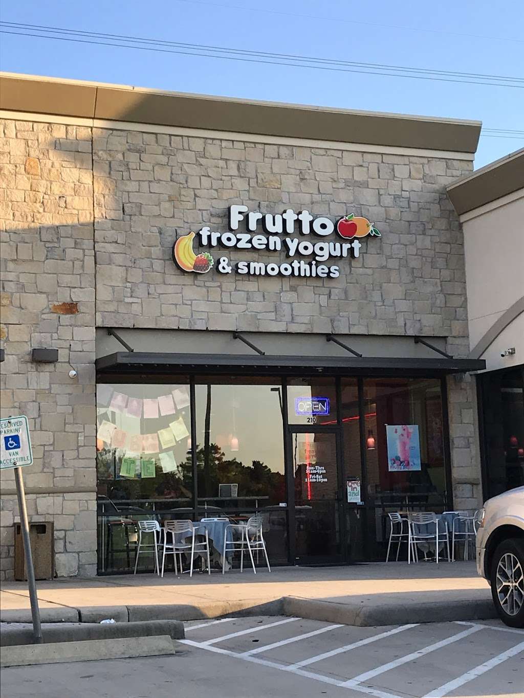 Frutto Frozen Yogurt & Smoothies | 9506 N Sam Houston Pkwy E #210, Humble, TX 77396 | Phone: (281) 458-2019