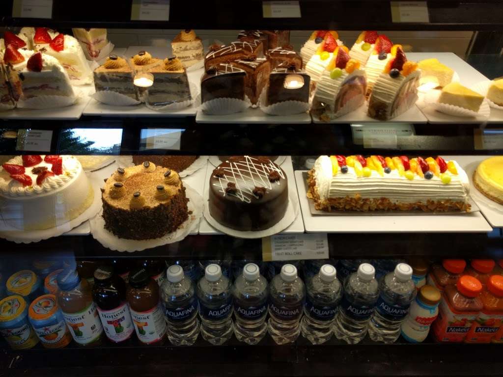 Andersen Bakery | 198 E Sailer Dr, San Mateo, CA 94403 | Phone: (650) 571-5380