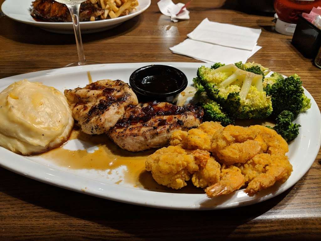 TGI Fridays | 5933 Caravan Ct, Orlando, FL 32819, USA | Phone: (407) 903-0338