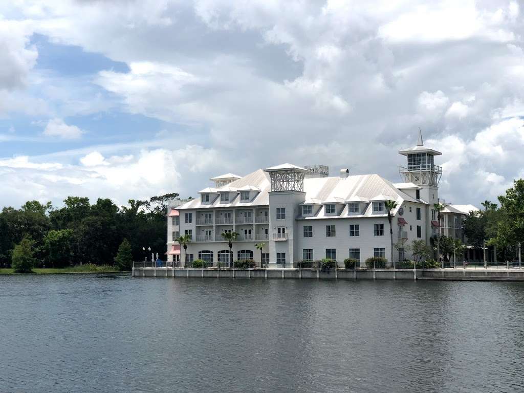 Lakeside Promenade Fountain | 674 Front St, Celebration, FL 34747, USA