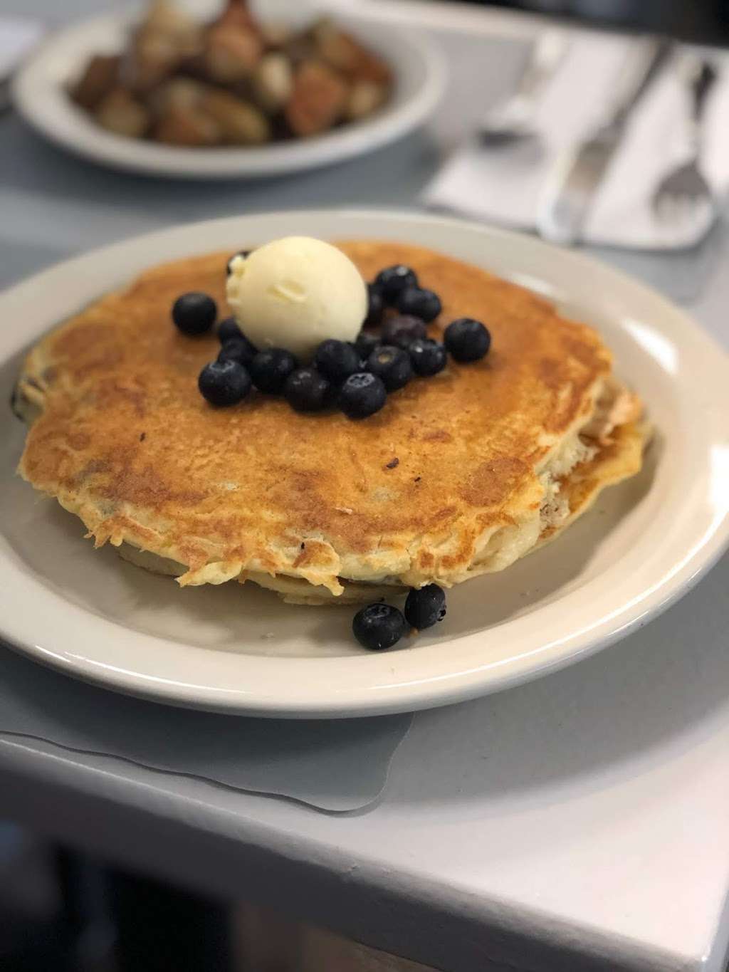 Sisters Breakfast Cafe | 695 S Main St, Haverhill, MA 01835, USA | Phone: (978) 521-1755
