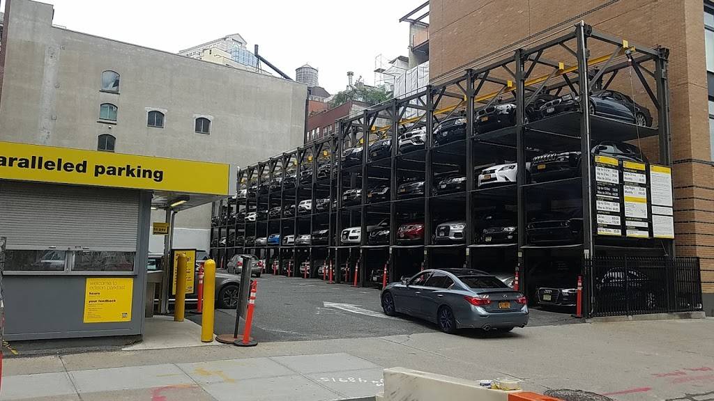 Edison ParkFast - parking  | Photo 7 of 10 | Address: 15 Worth St, New York, NY 10013, USA | Phone: (212) 226-1981