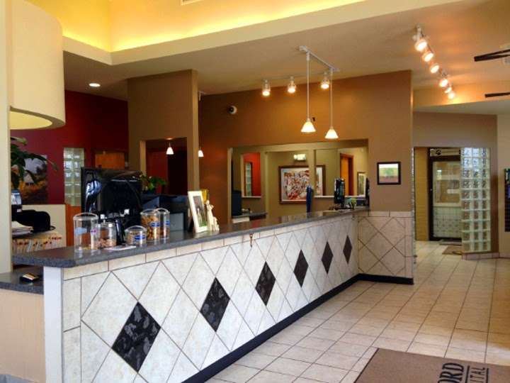 Oxford Animal Hospital | 13433 Switzer Rd, Overland Park, KS 66213, USA | Phone: (913) 681-2600