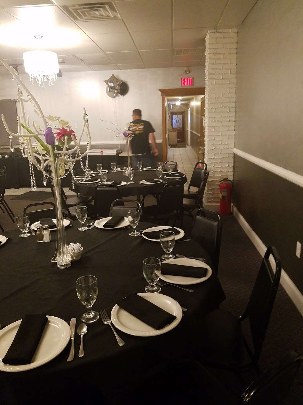 Romans Lounge & Catering | 101 S Broad Mountain Ave, Frackville, PA 17931, USA | Phone: (570) 874-3812