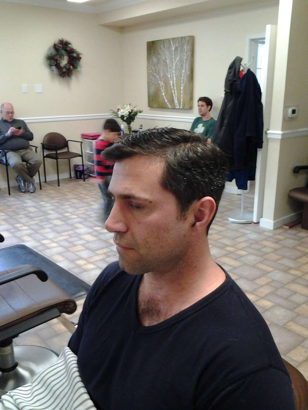 Maenzos Barber Salon at the Highlands | 129 E Main St, Westborough, MA 01581, USA | Phone: (508) 873-3386