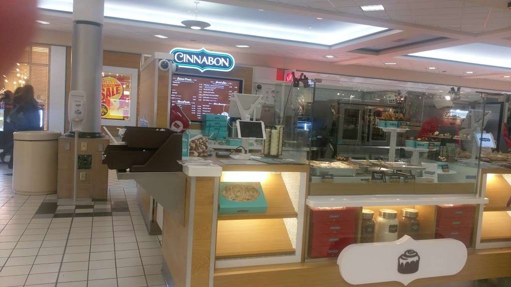 Cinnabon | 17301 Valley Mall Rd, Hagerstown, MD 21740, USA | Phone: (301) 582-0700