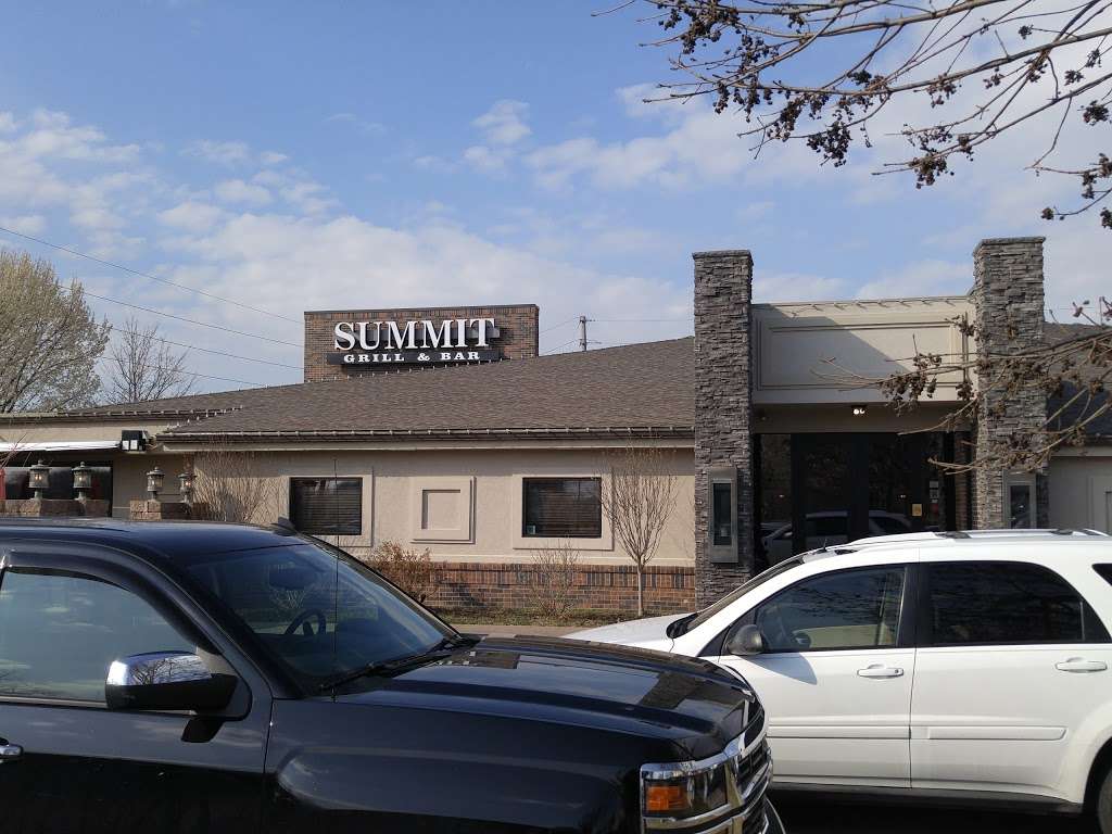 Summit Grill & Bar | 4835 NE Lakewood Way, Lees Summit, MO 64064, USA | Phone: (816) 795-1299
