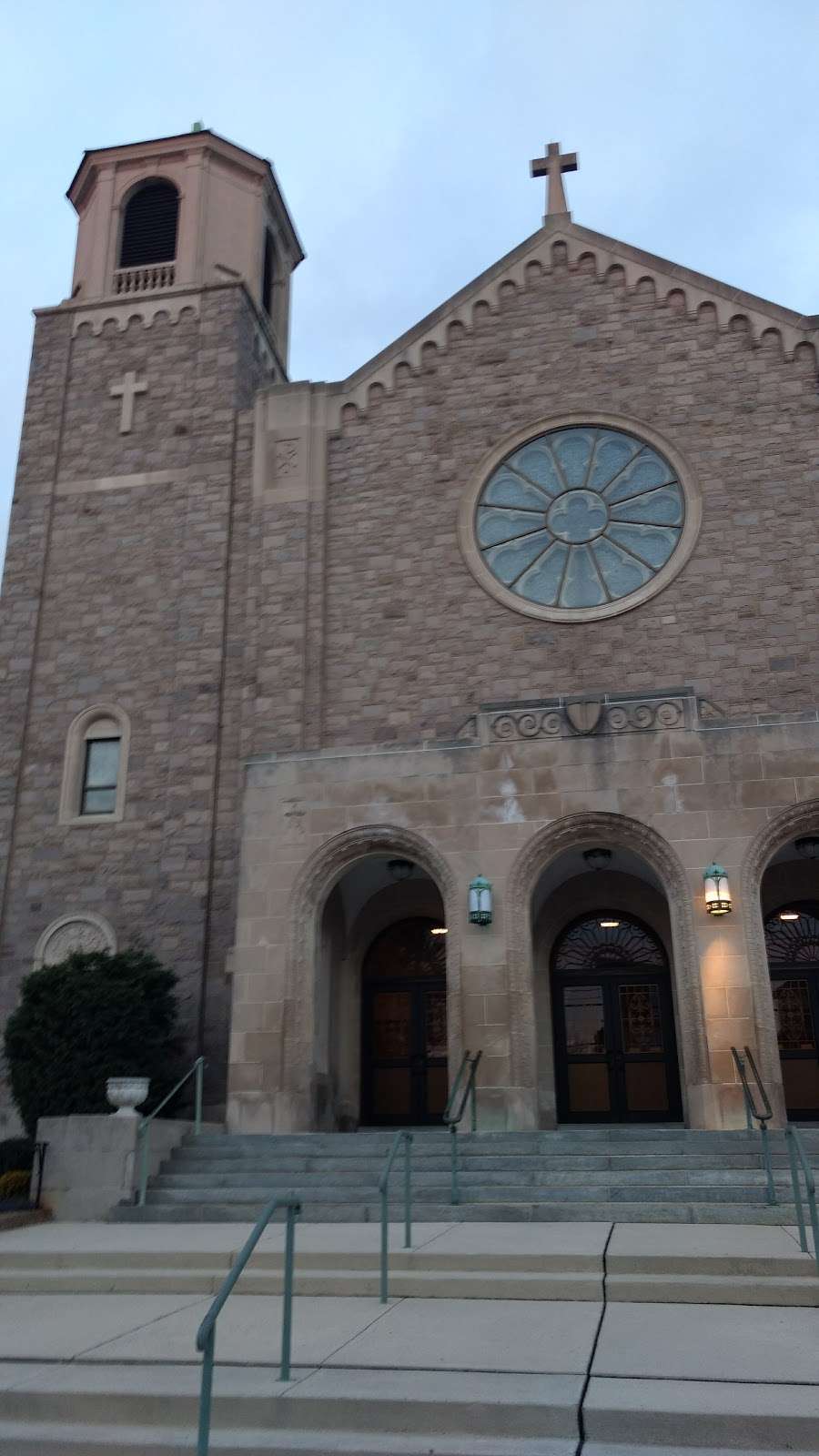 Saint Anthony Catholic Church | 626 S Olden Ave, Trenton, NJ 08629, USA