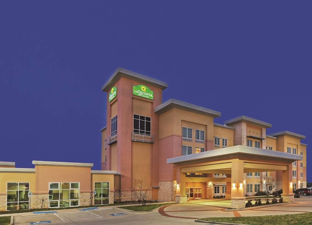 La Quinta Inn & Suites by Wyndham Burleson | 225 E Alsbury Blvd, Burleson, TX 76028 | Phone: (817) 447-6565