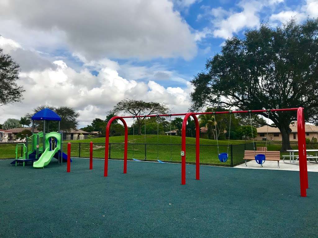 Jacaranda Lakes Park | 1200 NW 94th Ave, Plantation, FL 33322, USA