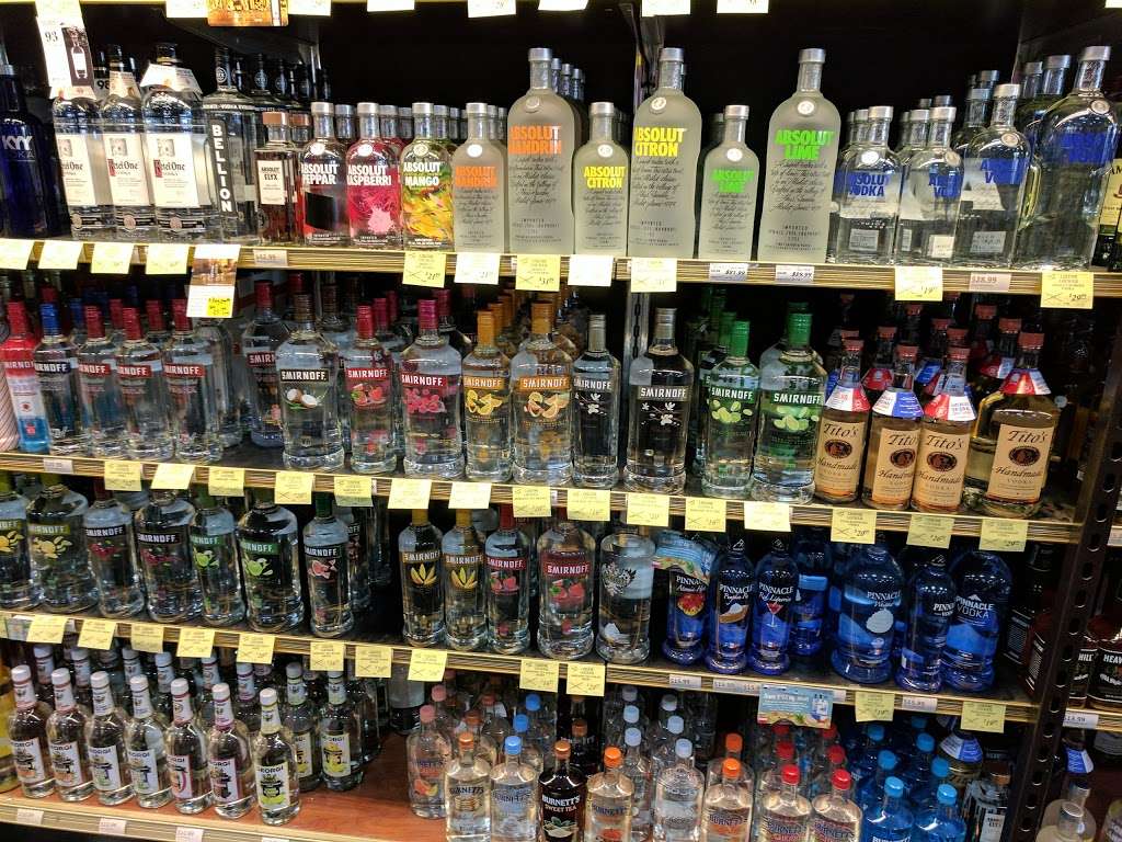 Savers Club LIQUOR LOCKER | 1665 Oak Tree Road #360, Edison, NJ 08820, USA | Phone: (732) 548-1272